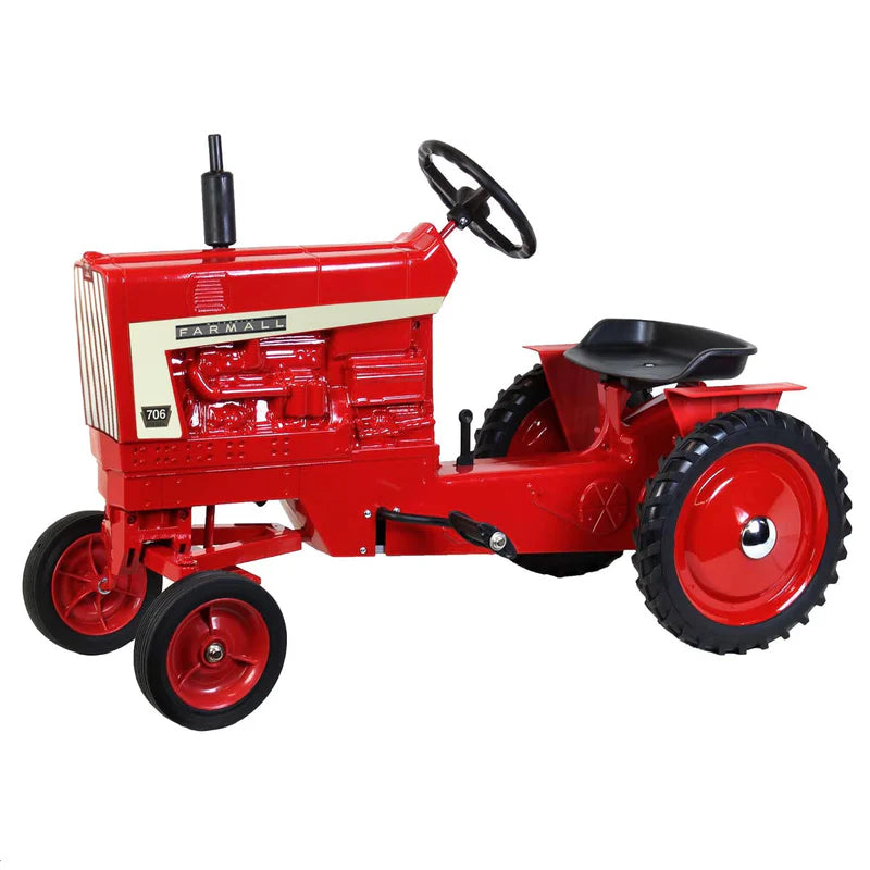 Tracteurs à pédales 706 IH