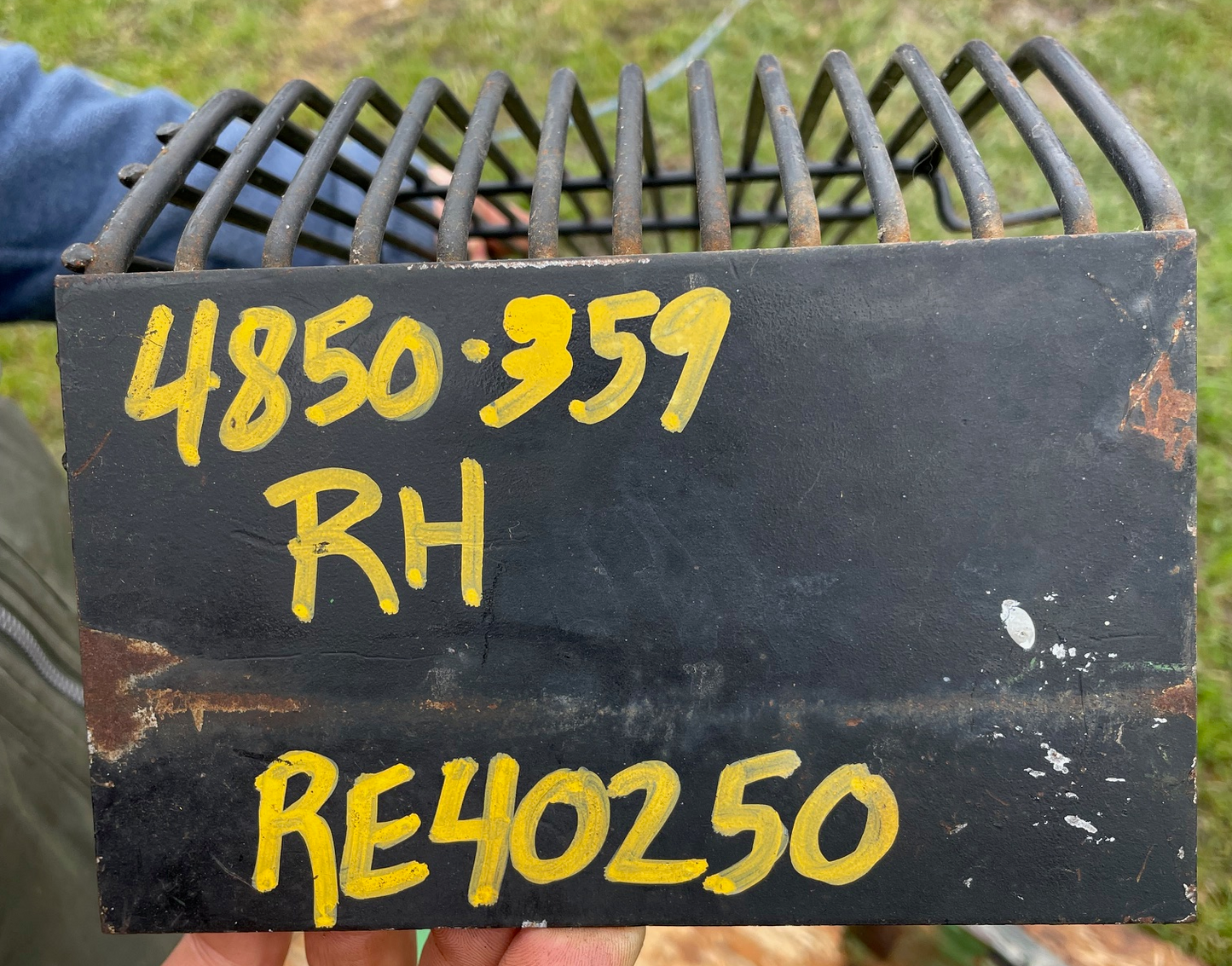 Grille latérale Droite John Deere 4555 4755 4955 4650 4850