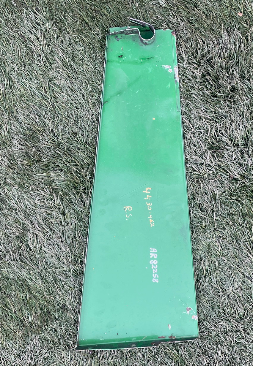 Tôle latérale DroiteJohn Deere 4050 4240 4430