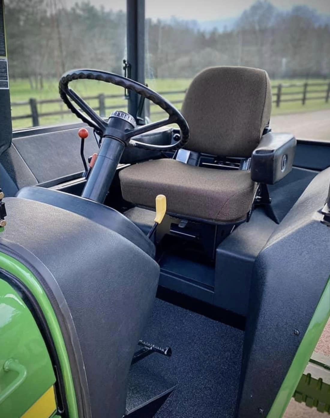 Lone Star Tractors habillage capitonnage pieces machine agricoles john deere case ih international