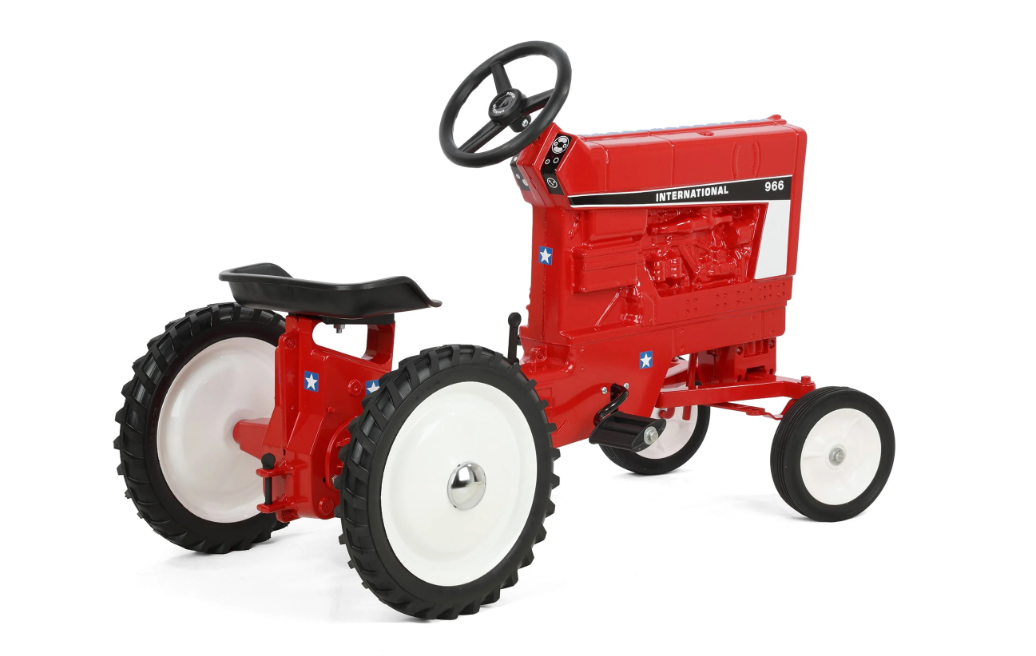 Tracteurs à pédales 966 IH