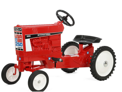 Tracteurs à pédales 966 IH