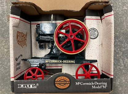 Moteur fixe Model M Mc Cormick Deering
