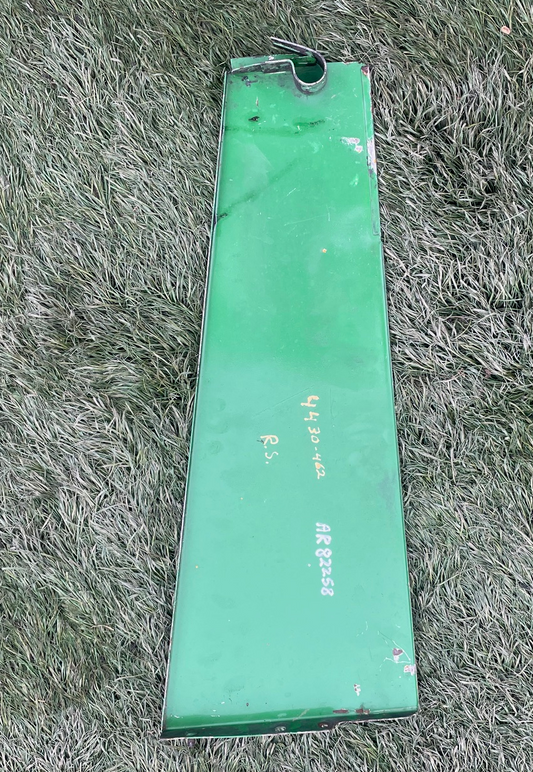 Tôle latérale DroiteJohn Deere 4050 4240 4430