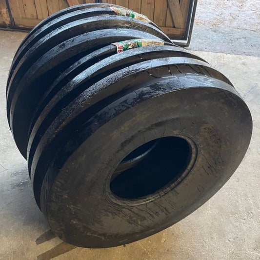 2 Pneus 16.5 x 16.1 4 BANDES