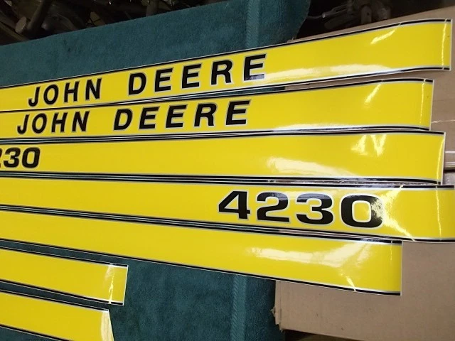 Autocollant Capot John Deere  4230
