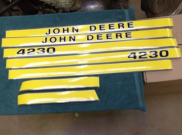 Autocollant Capot John Deere  4230